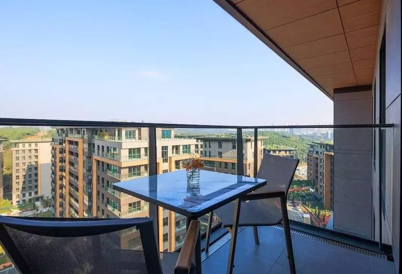 Hotelli Mövenpick Living Istanbul Camlivadi