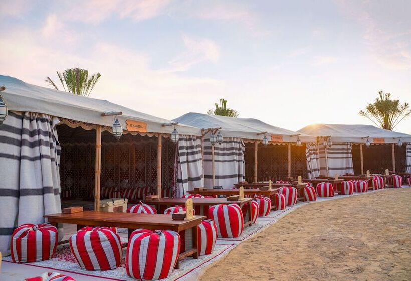 Отель Al Khayma Camp Elite Glamping & Dining In Experience
