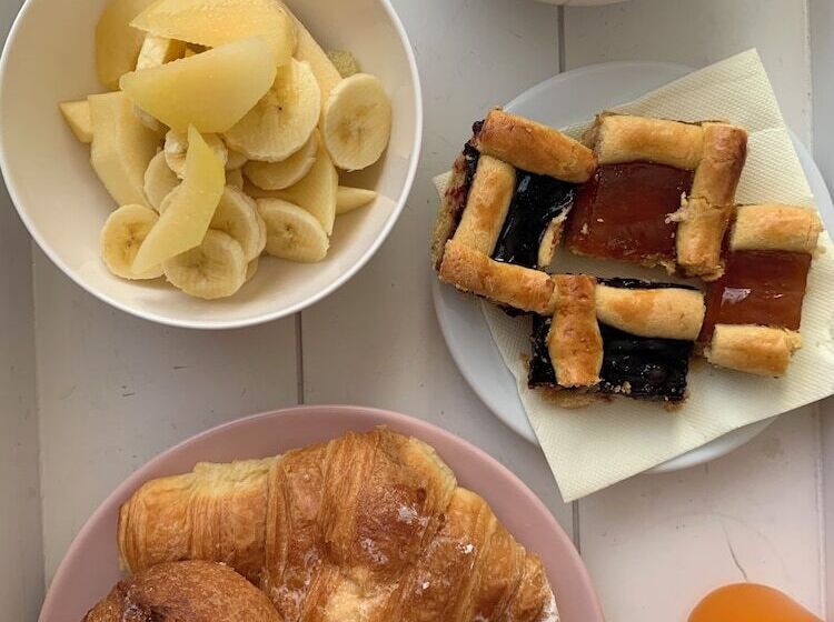 تختخواب و صبحانه Country Cottage