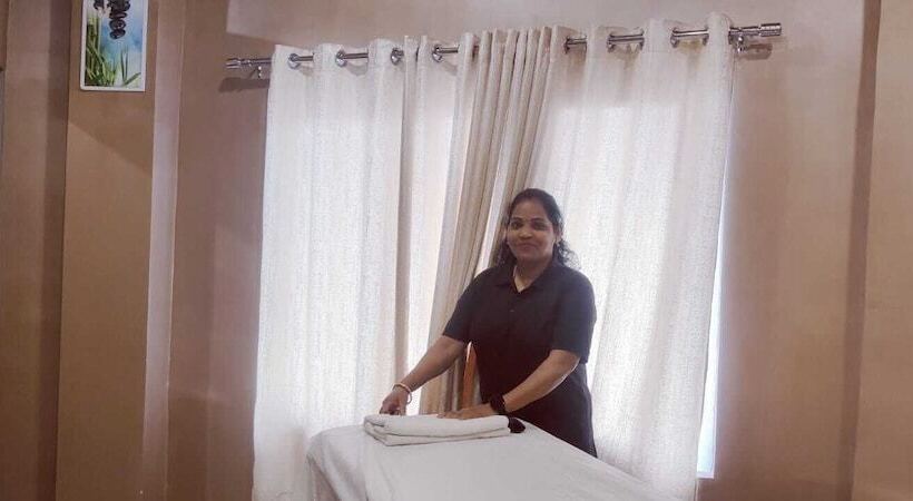 Hotel Zone Connect By The Park Port Blair