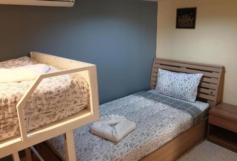 پانسیون Oasis Guesthouse & Bar