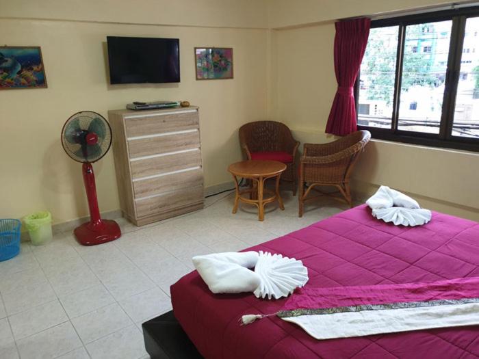 پانسیون Oasis Guesthouse & Bar