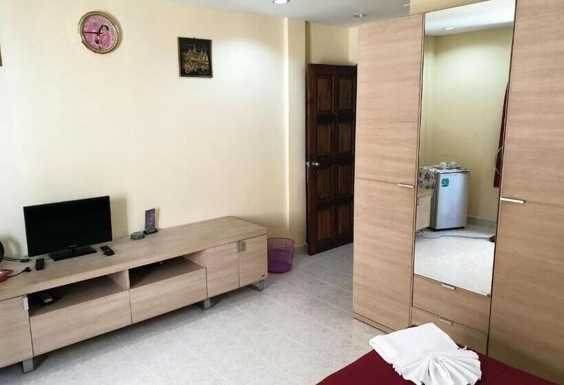 پانسیون Oasis Guesthouse & Bar