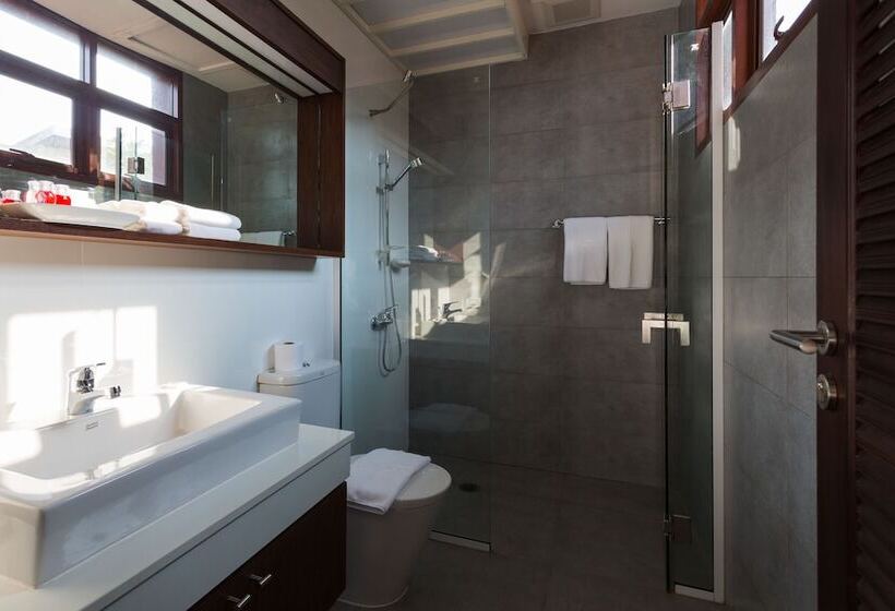 Amatapura Beachfront Villa 10 , Sha Certified