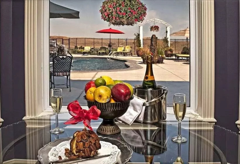 Aamiaismajoitus (B&B) Cameo Heights Mansion And The Vine Fine Dining Restaurant