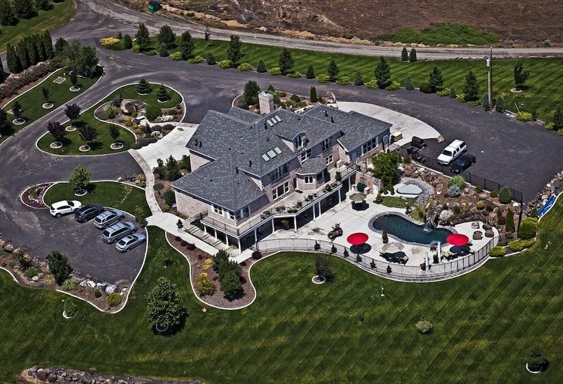 住宿加早餐  Cameo Heights Mansion And The Vine Fine Dining Restaurant