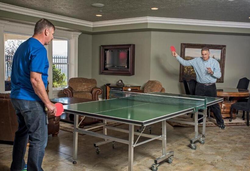 住宿加早餐  Cameo Heights Mansion And The Vine Fine Dining Restaurant