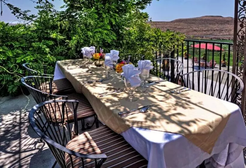 Aamiaismajoitus (B&B) Cameo Heights Mansion And The Vine Fine Dining Restaurant