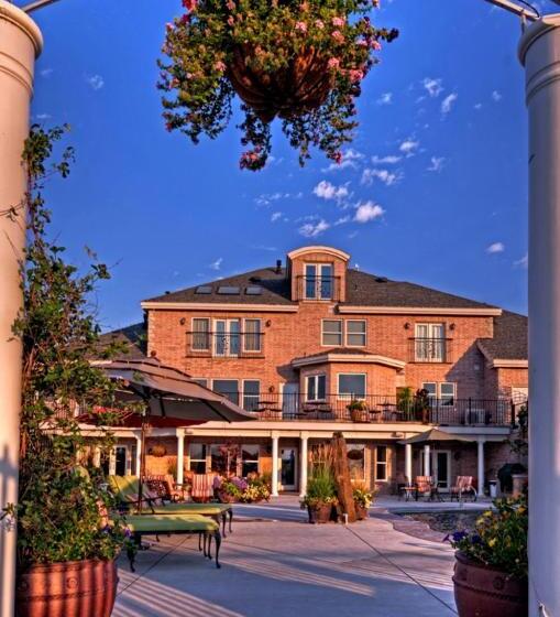 住宿加早餐  Cameo Heights Mansion And The Vine Fine Dining Restaurant