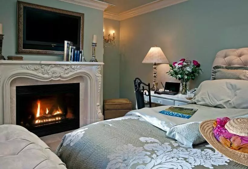 Aamiaismajoitus (B&B) Cameo Heights Mansion And The Vine Fine Dining Restaurant