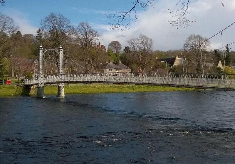 تختخواب و صبحانه Rossmount Guest House