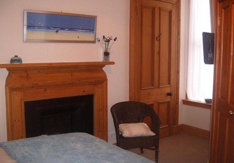 تختخواب و صبحانه Rossmount Guest House