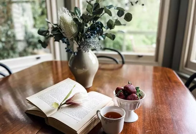 ベッドアンドブレックファースト Woolrich Historic Garden Cottage