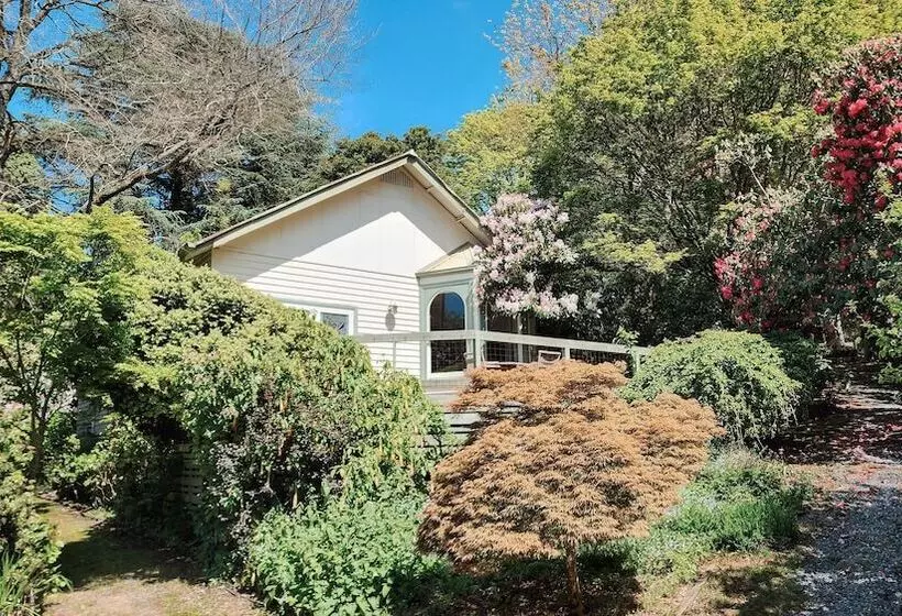 ベッドアンドブレックファースト Woolrich Historic Garden Cottage