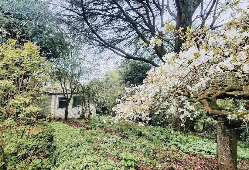 ベッドアンドブレックファースト Woolrich Historic Garden Cottage