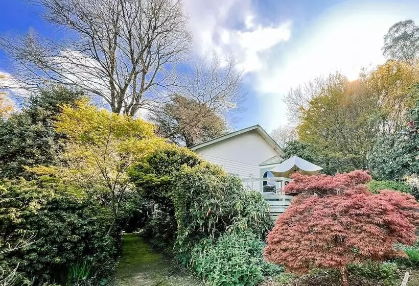 ベッドアンドブレックファースト Woolrich Historic Garden Cottage