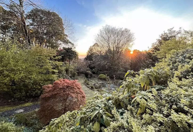 ベッドアンドブレックファースト Woolrich Historic Garden Cottage