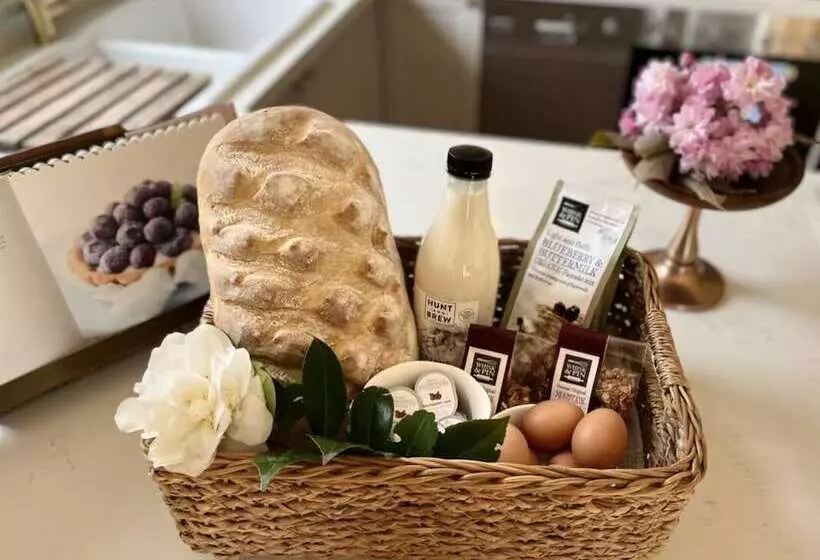 ベッドアンドブレックファースト Woolrich Historic Garden Cottage