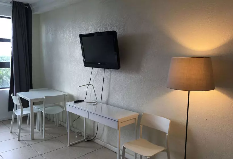 Design Suites Hollywood Beach