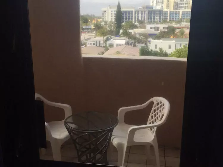 Design Suites Hollywood Beach