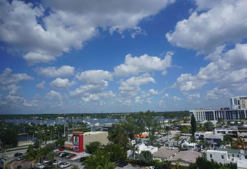 Design Suites Hollywood Beach