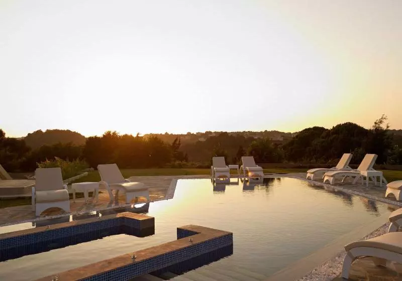 ホテル Artemis Villa