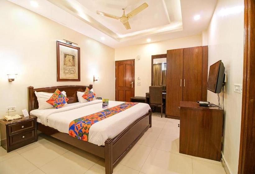 فندق Fab Primero