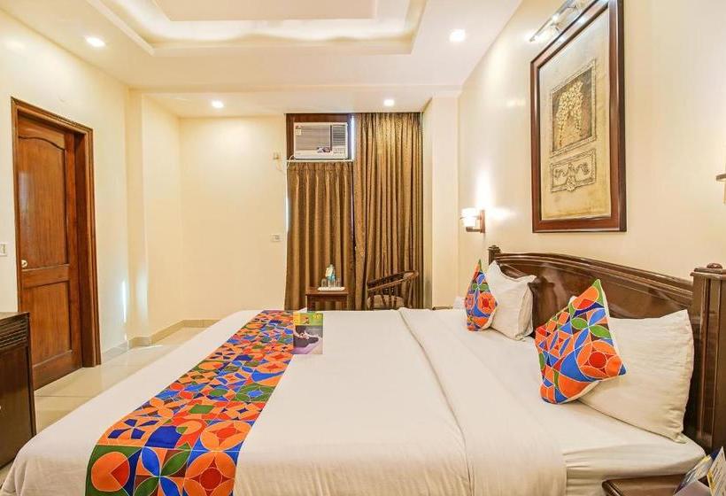 فندق Fab Primero