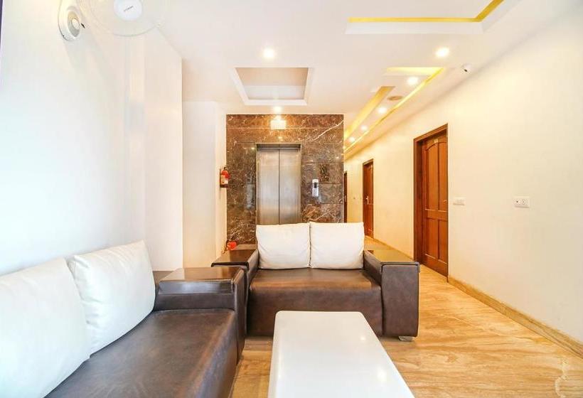 فندق Fab Primero