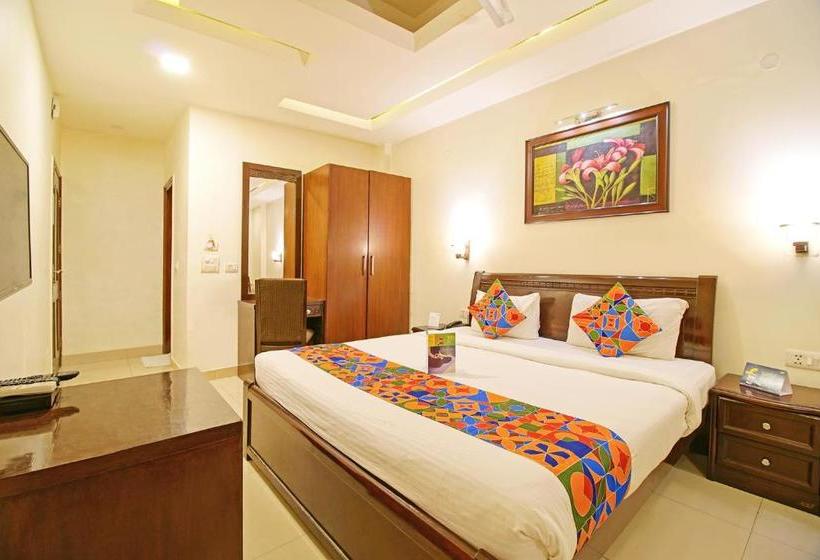 فندق Fab Primero