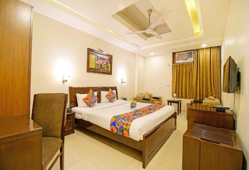 فندق Fab Primero