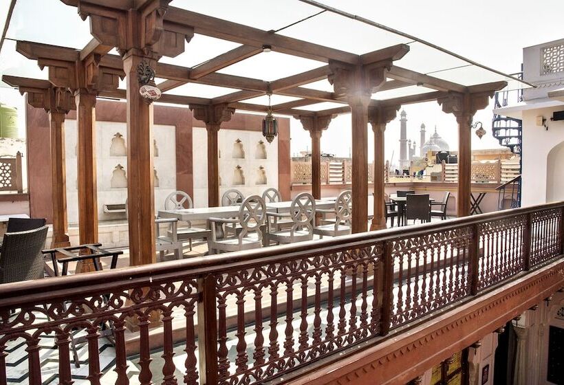 هتل Haveli Dharampura   Unesco Awarded Boutique Heritage