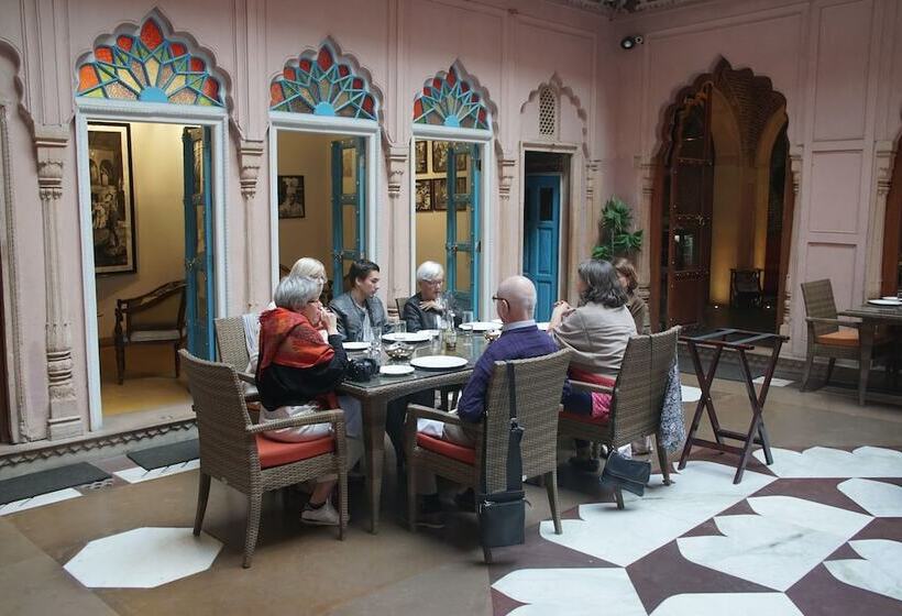 هتل Haveli Dharampura   Unesco Awarded Boutique Heritage