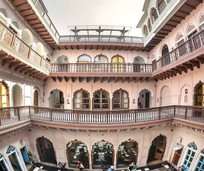 هتل Haveli Dharampura   Unesco Awarded Boutique Heritage