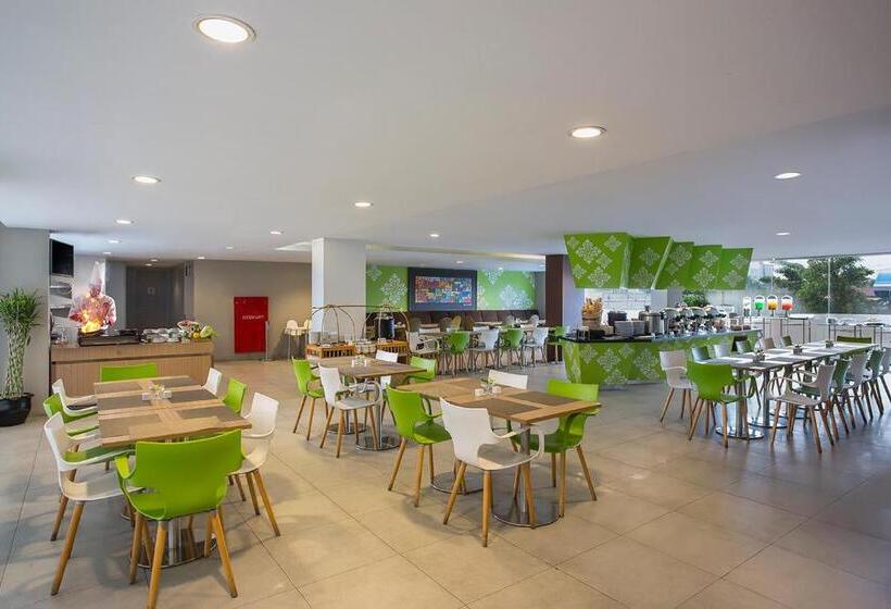 בית מלון כפרי Khas Pekanbaru