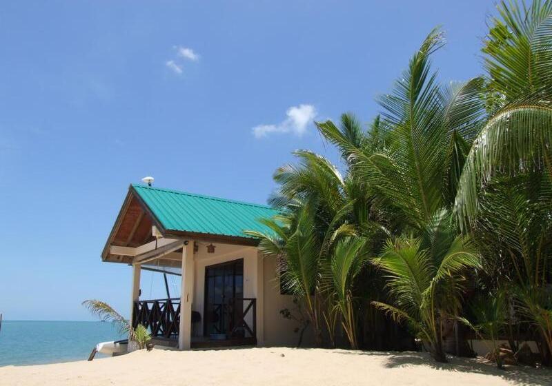 هتل Moonhut Bungalows