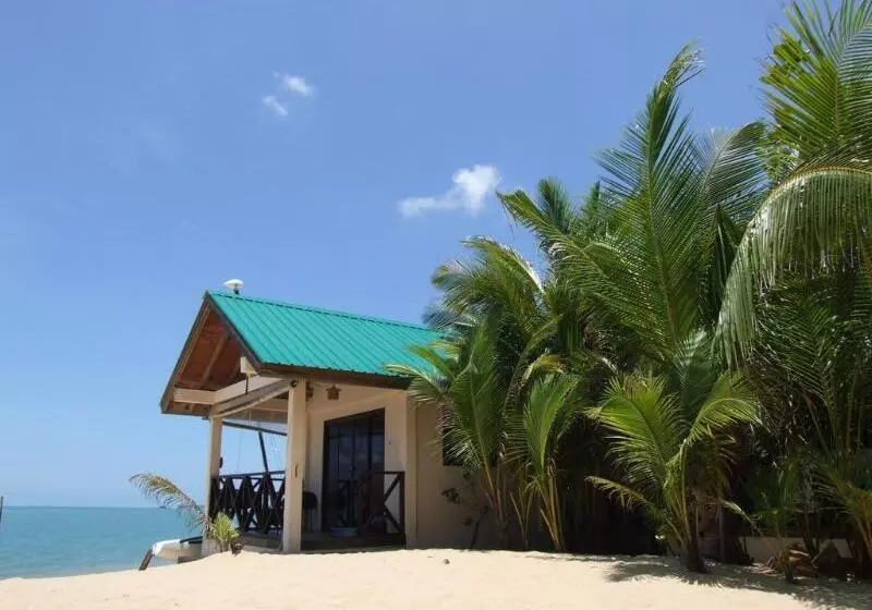 Hotelli Moonhut Bungalows