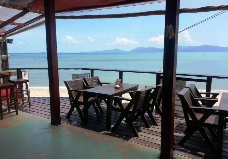 Hotelli Moonhut Bungalows