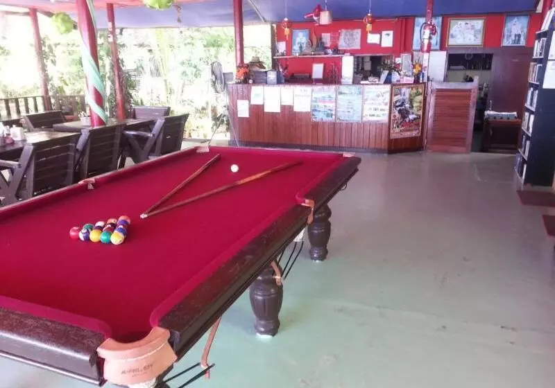 Hotelli Moonhut Bungalows