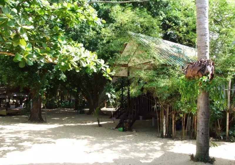 Hotelli Moonhut Bungalows