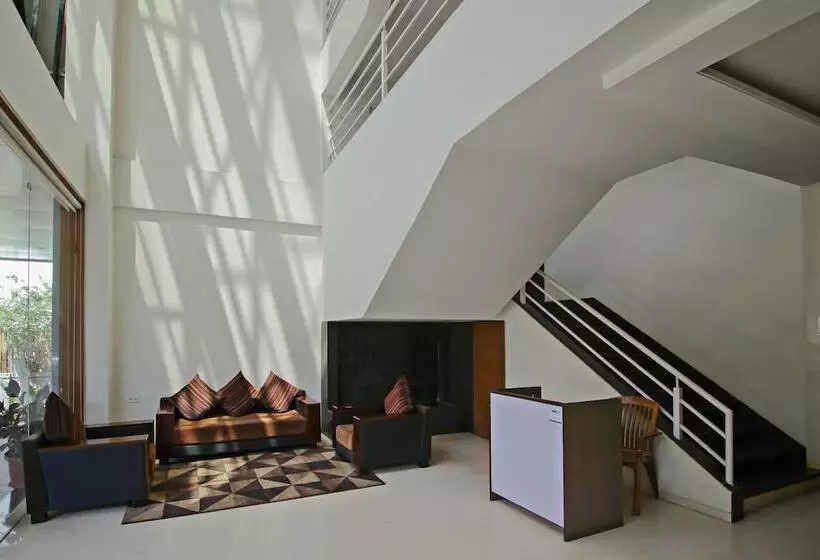 ホテル Rathi Residency