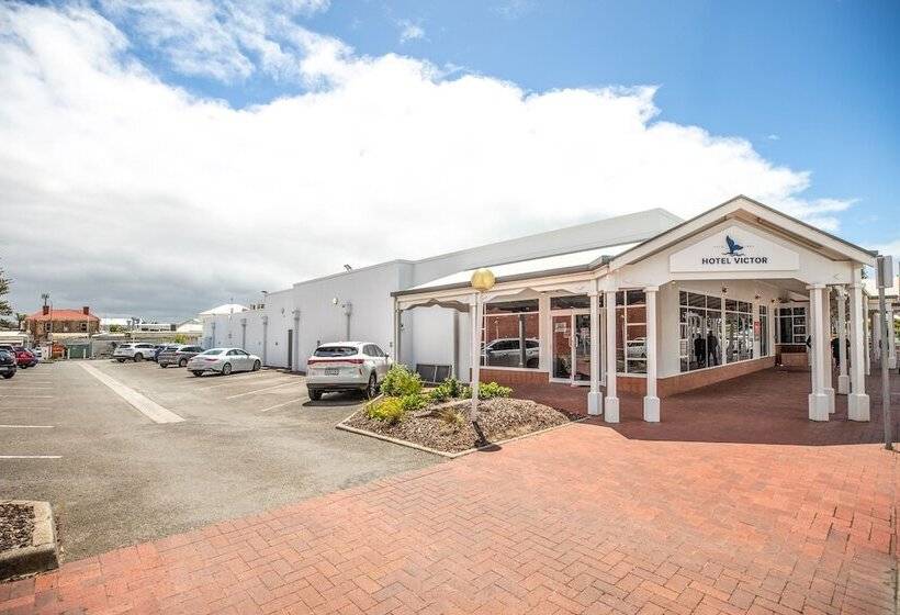 Nightcap At Hotel Victor