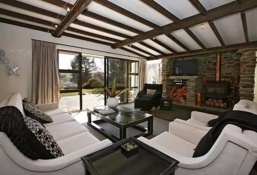 Hotelli Waiorau Homestead