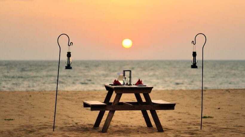 Пансион Dolphin Beach Resort