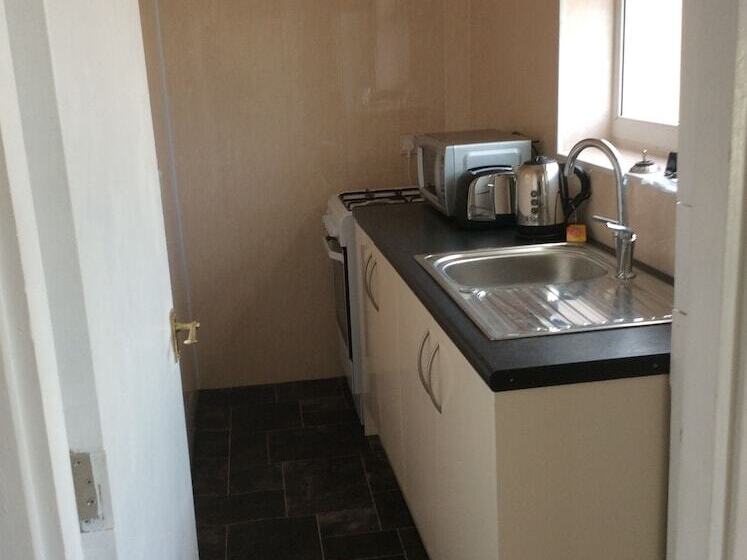 Пансион The L6 Guest Rooms