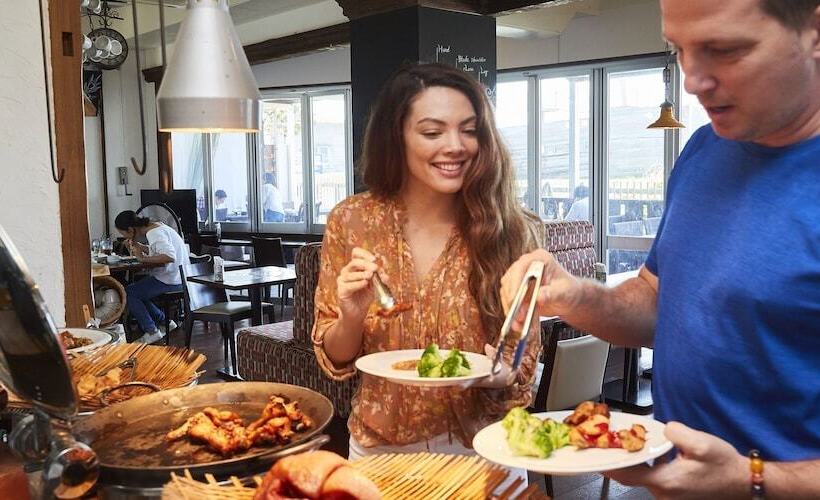 Beach Front Tower Mihama By Dsh