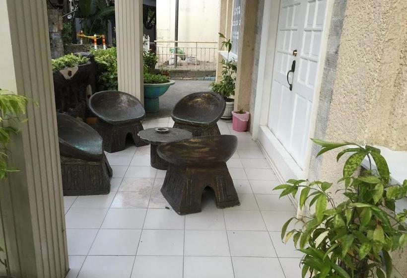 Hotelli Il Portico Boracay Beach Resort