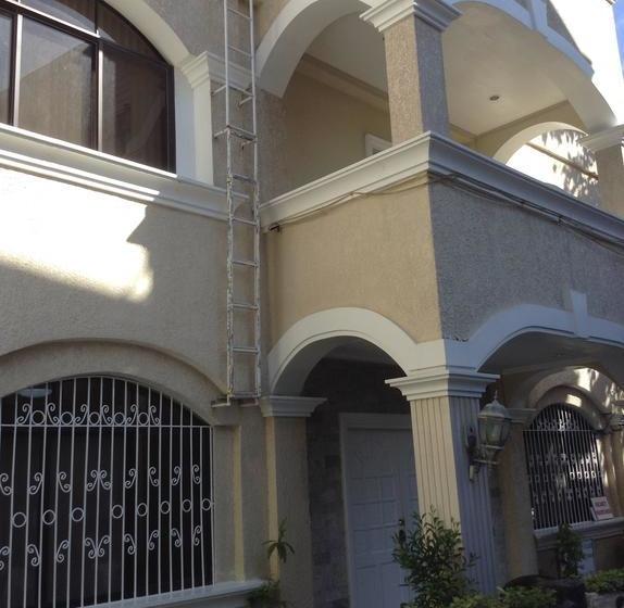 Hotelli Il Portico Boracay Beach Resort