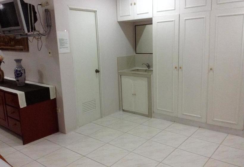 Hotelli Il Portico Boracay Beach Resort