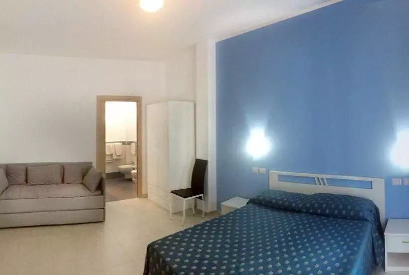 Hotelli Maniel Beach